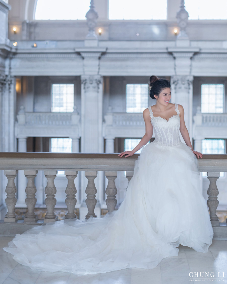 San Francisco City Hall Prewedding Pre-Wedding Photographer | Dress Rental 