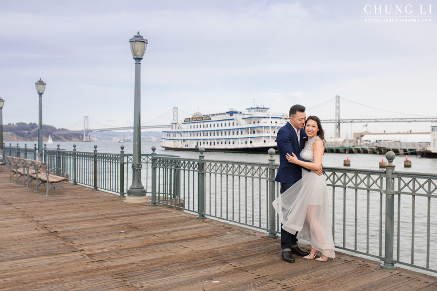 pier-7-golden-gate-bridge-baker-beach-engagement-photographer